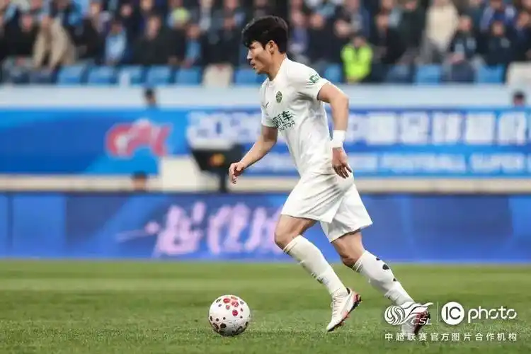 欧冠对决：利物浦 VS 勒沃库森